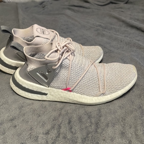 Adidas - Picture 3 of 6